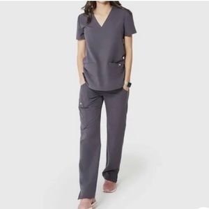 Figs Charcoal Gray Scrub Set. Size Small.Casma Scrub Top, and Kade Cargo bottoms